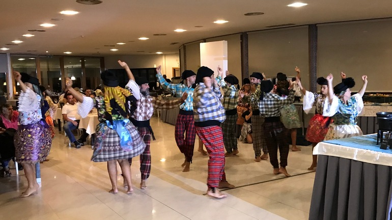 Folkloristische dansgroep in Diner-Hotel in Nazaré